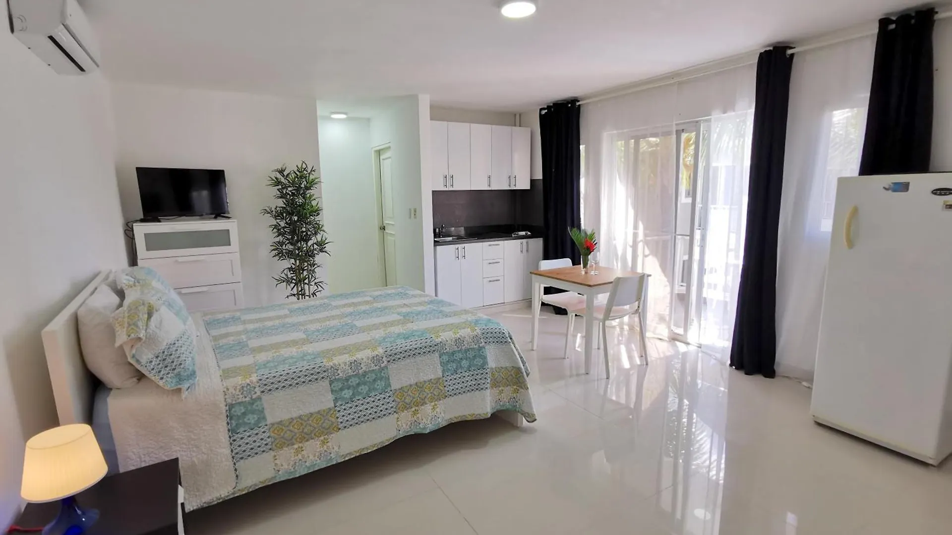 Hotel Sol Caribe Suites - Playa Los Corales - Beach Club, Wifi, Swimming Pool Punta Cana